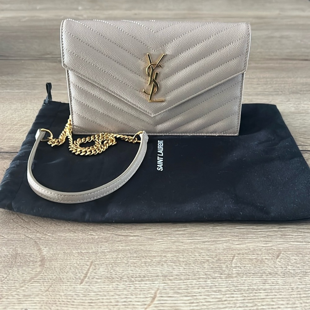 YSL SAINT LAURENT CLASSIC CASSANDRE CHAIN CROSSBODY N DE POUDRE LEATHER.